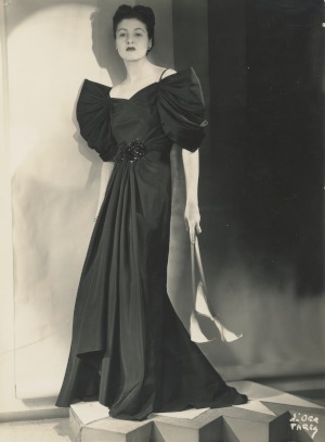 Martine PEYRE wearing an evening gown (thumbnail)